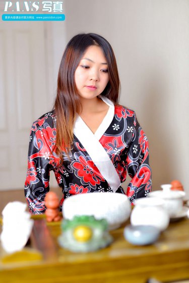 妺妺和我一起洗澡喝我的尿